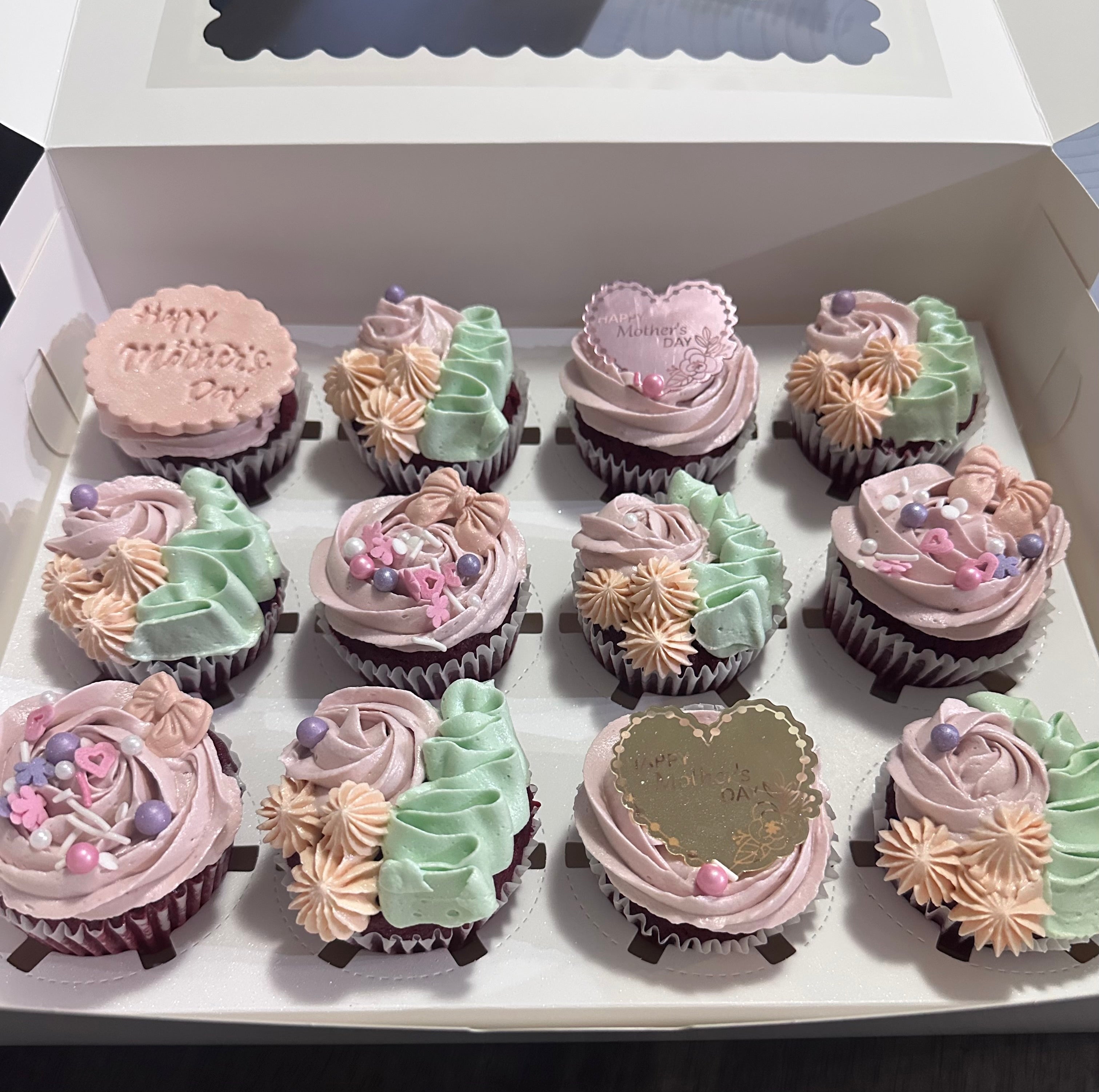 Custom or Deluxe Cupcake Boxes