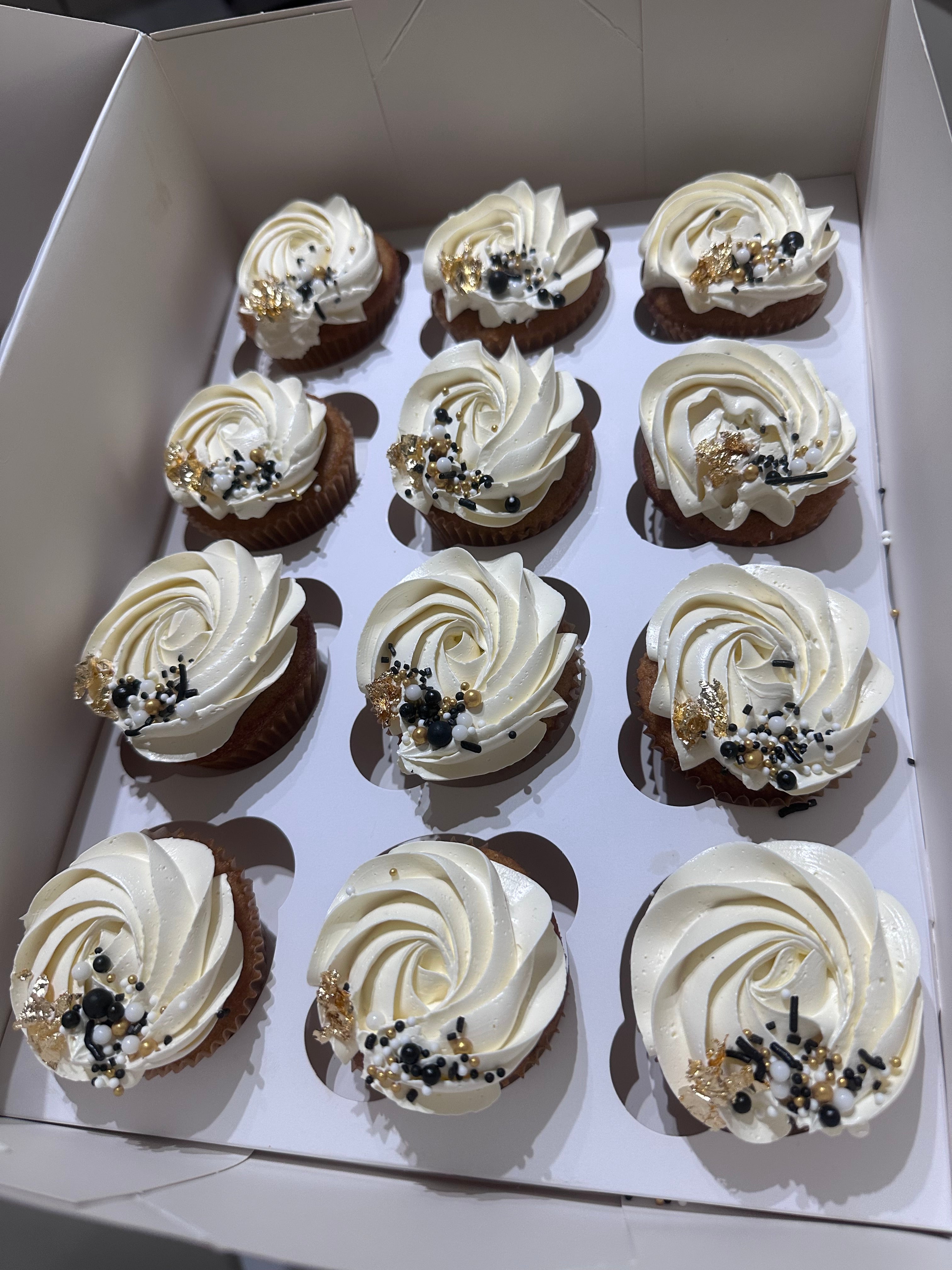 Custom or Deluxe Cupcake Boxes