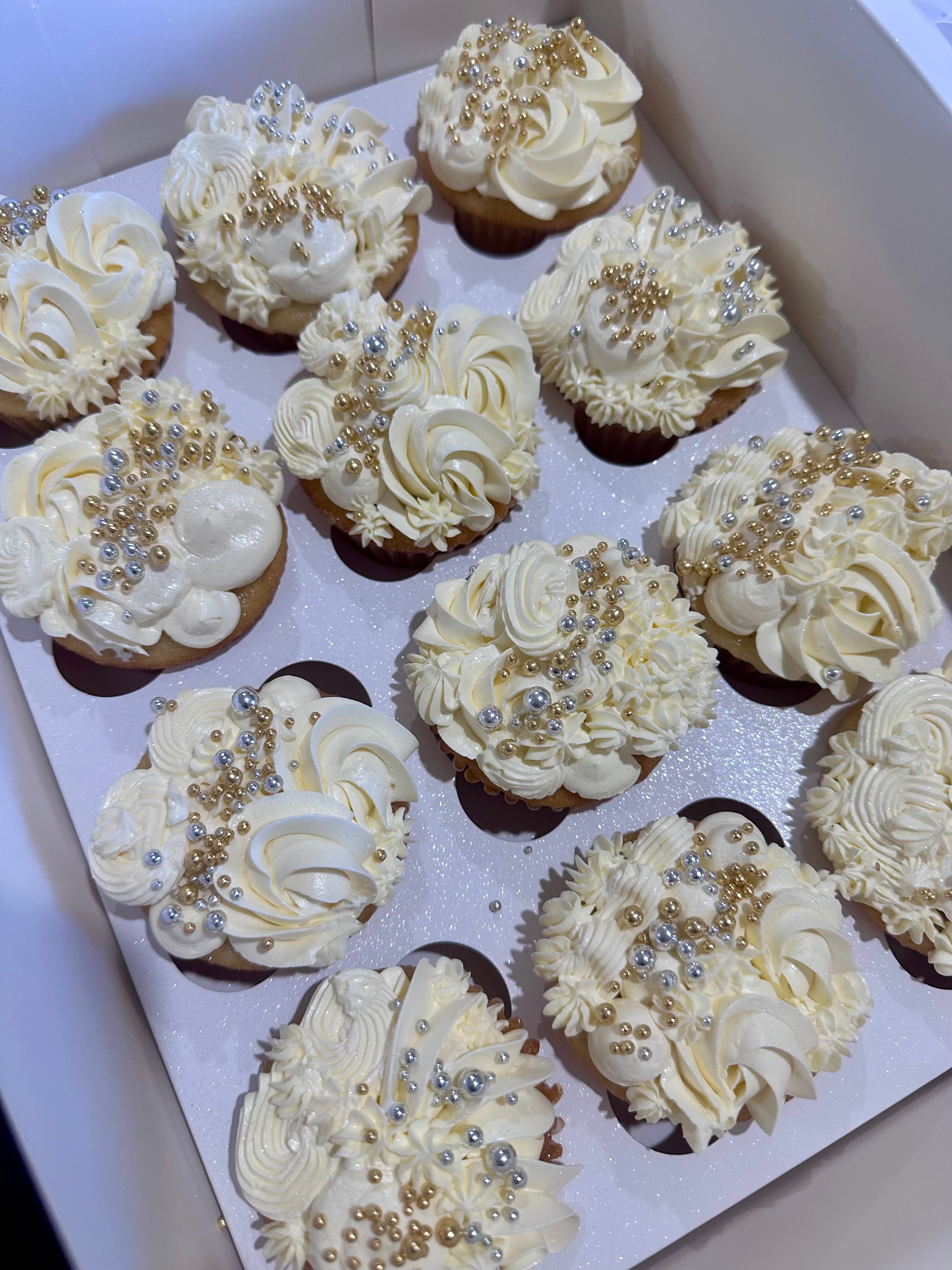 Custom or Deluxe Cupcake Boxes