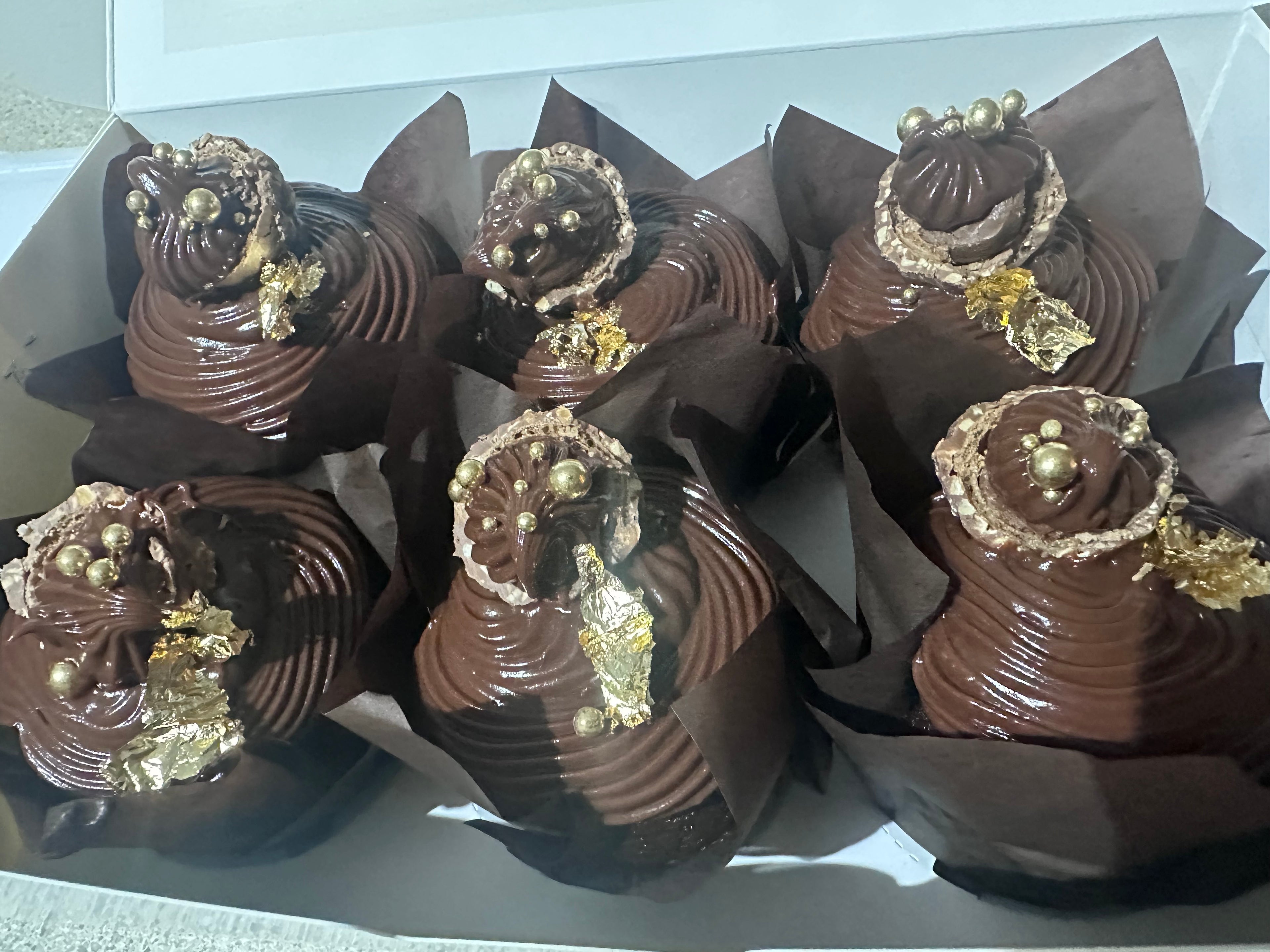 Custom or Deluxe Cupcake Boxes